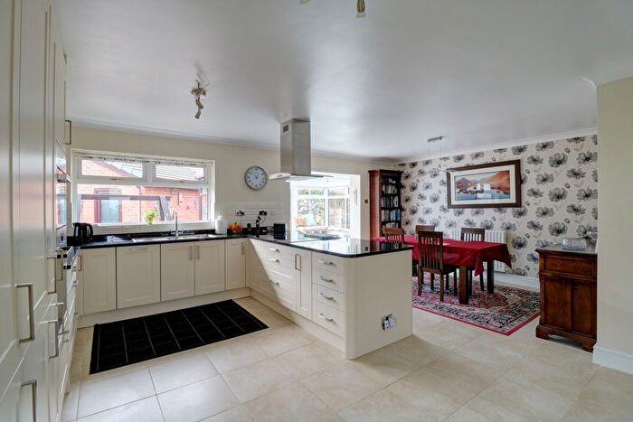 3 Bedroom Detached Bungalow For Sale In Catforth Road, Preston, PR4