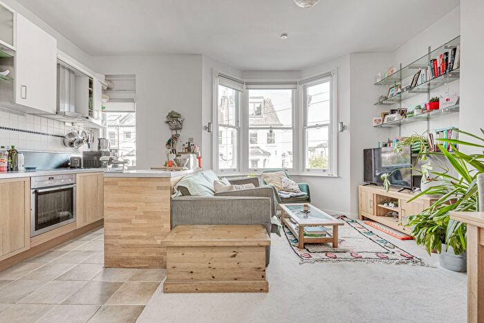 1 Bedroom Flat To Rent In Leathwaite Road, Battersea, SW11