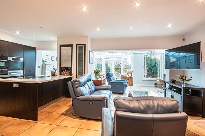 5 Bedroom Detached House For Sale In Bushey Wood Road, Dore, S17