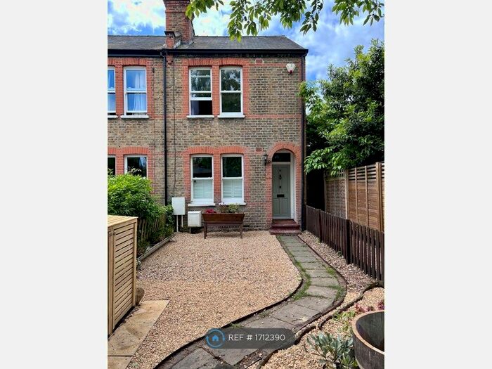 3 Bedroom End Of Terrace House To Rent In Grove Footpath, Surbiton, KT5