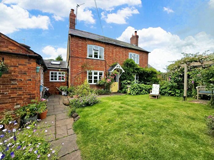 3 Bedroom Cottage For Sale In High Street, Guilsborough, Northampton, NN6