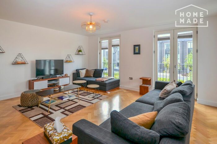 3 Bedroom Flat To Rent In Derny Avenue, Stratford E20