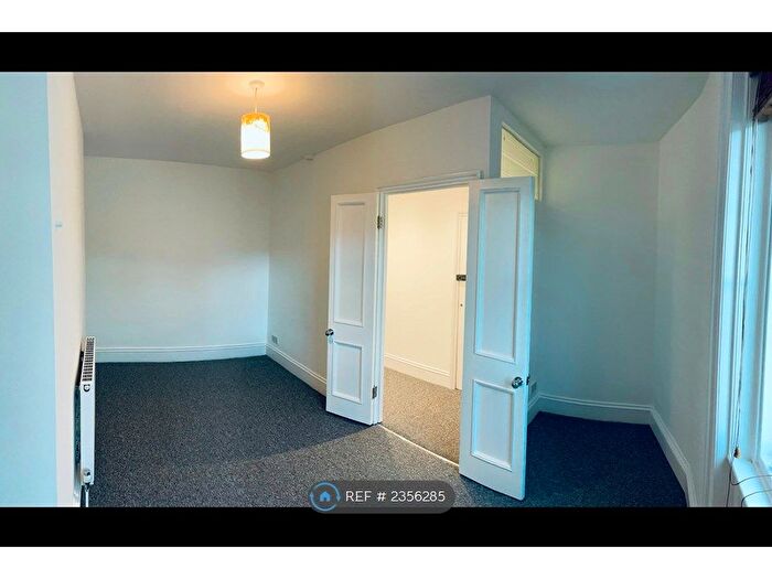 1 Bedroom Flat To Rent In Montpelier Crescent, Brighton, BN1