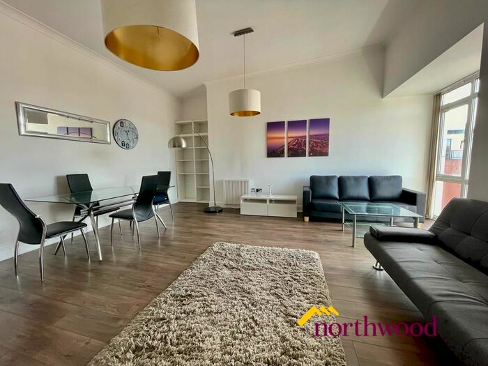 3 Bedroom Flat To Rent In Townsend Way, City Centre, Birmingham, B1