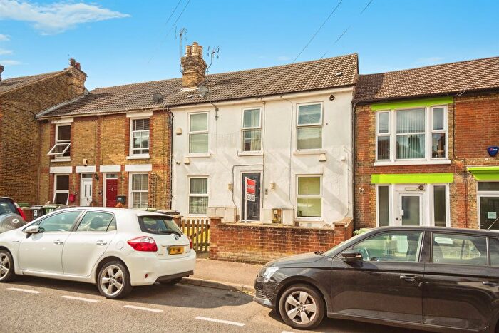 2 Bedroom Flat For Sale In Grecian Street, Maidstone, ME14