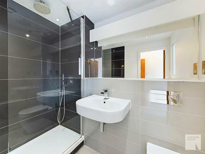 2 Bedroom Apartment To Rent In Apt .:: Ice Plant, M4