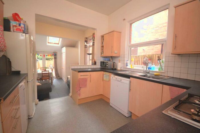 6 Bedroom Terraced House To Rent In London Road, Reading, RG1