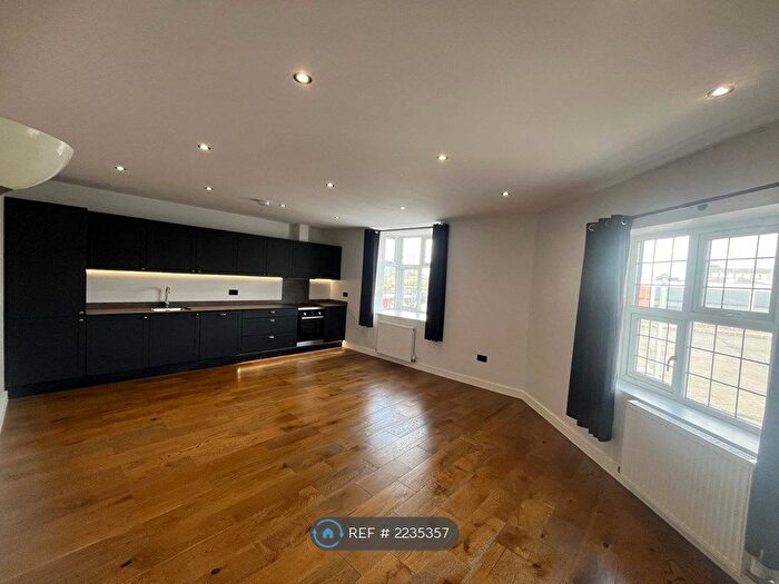 1 Bedroom Flat To Rent In High Road, Pitsea, Basildon, SS13