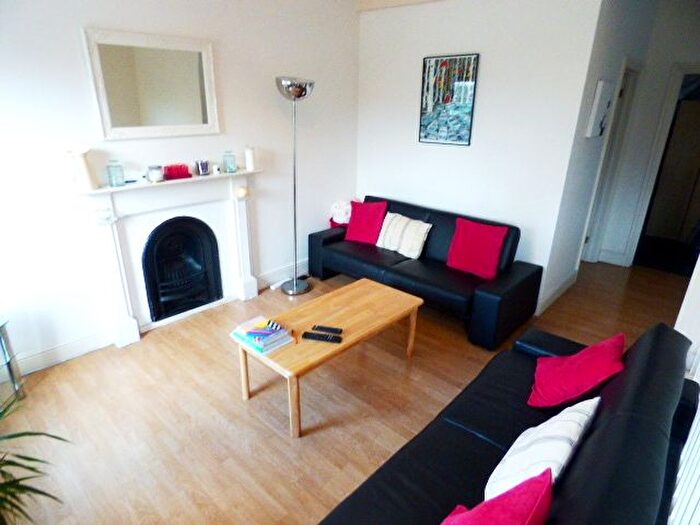3 Bedroom Flat To Rent In Leytonstone High Road, Leytonstone, E11
