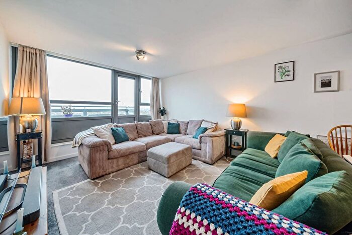 2 Bedroom Flat For Sale In Courtenay House, Brixton Hill, London, SW2