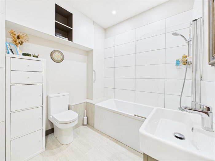 2 Bedroom Apartment For Sale In Westbourne Road, Broomhill, Sheffield, S10
