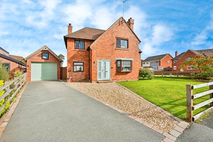 3 Bedroom Semi-detached House For Sale In Greensome Lane, Stafford, Staffordshire, ST16