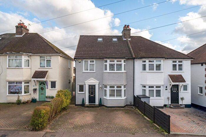 4 Bedroom Semi-Detached House For Sale In Deaconsfield Road, Hemel Hempstead, HP3