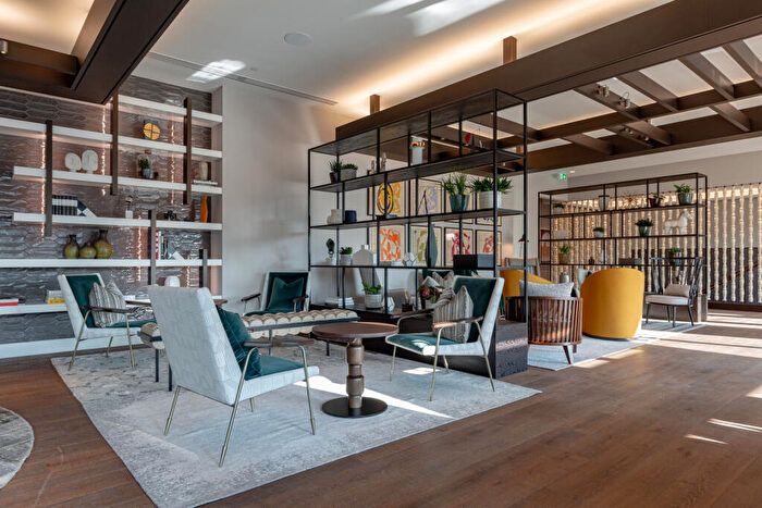 Flat To Rent In George Street, South Quay, E14