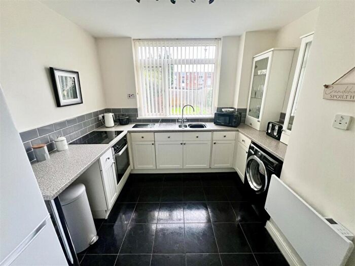 1 Bedroom Apartment For Sale In Stanley Close, Hall Green, Birmingham, B28
