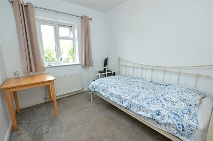 5 Bedroom Detached House For Sale In Priory Road, Dunstable, LU5