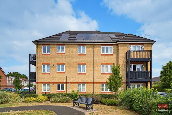 1 Bedroom Flat For Sale In Laburnum Way, Stanwell, TW19