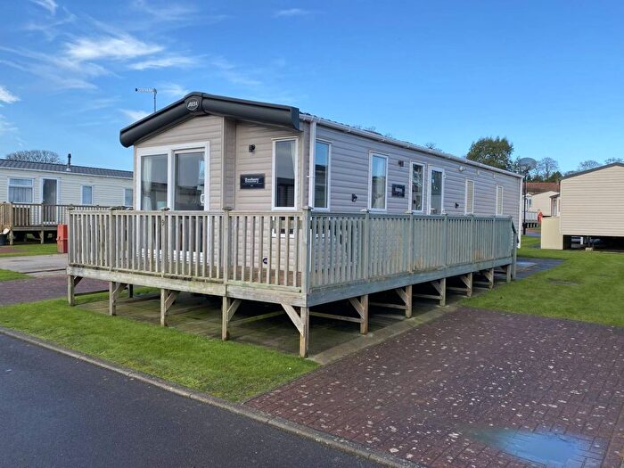 2 Bedroom Mobile/park Home For Sale In Lime Kiln Lane, Bridlington, YO16