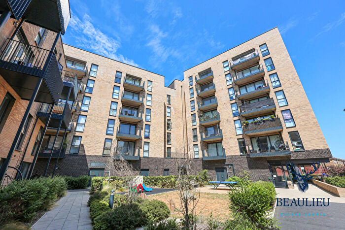 1 Bedroom Apartment To Rent In Hyneholt House, Manford Way, Chigwell, IG7