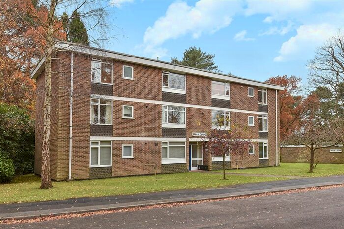2 Bedroom Flat To Rent In Birch Court, Birchside, Edgcumbe Park, Crowthorne, RG45
