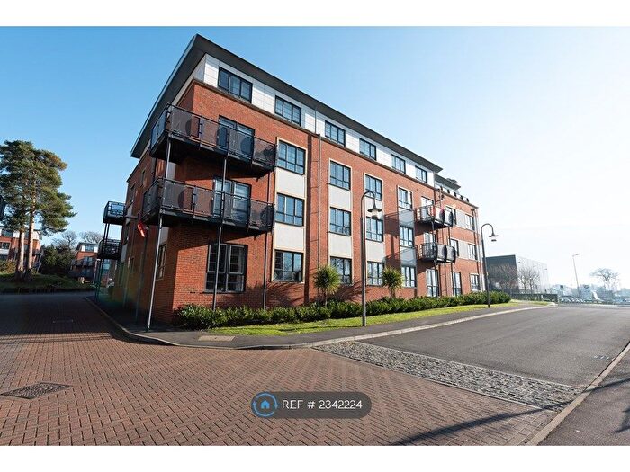 2 Bedroom Flat To Rent In Wallis Square, Farnborough, GU14