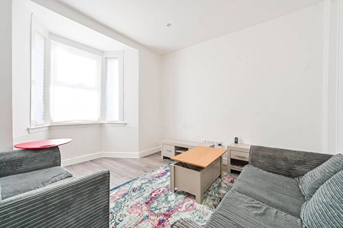 4 Bedroom Terraced House To Rent In Bow Common Lane, Bow, London, E3