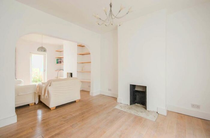 3 Bedroom House To Rent In Lyndhurst Grove, Camberwell, London, SE15