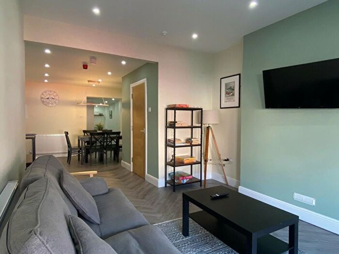 2 Bedroom Apartment To Rent In B Trafalgar Street, FY8