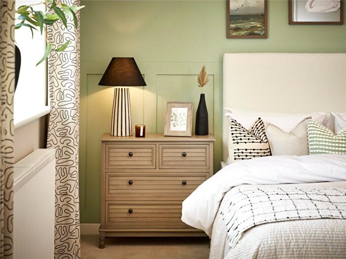 4 Bedroom Detached House For Sale In The Brooks, Burghfield Common, Reading, Berkshire, RG7