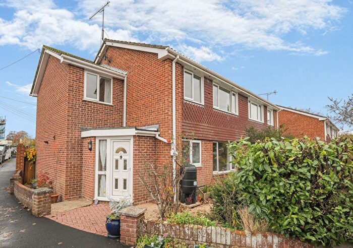 4 Bedroom Semi Detached House For Sale In Southfields Close, Bishops Waltham, Southampton, Hampshire, SO32