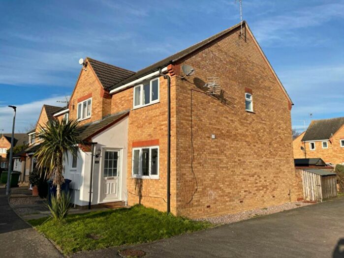 3 Bedroom Semi Detached House To Rent In Swanton Close, March, PE15