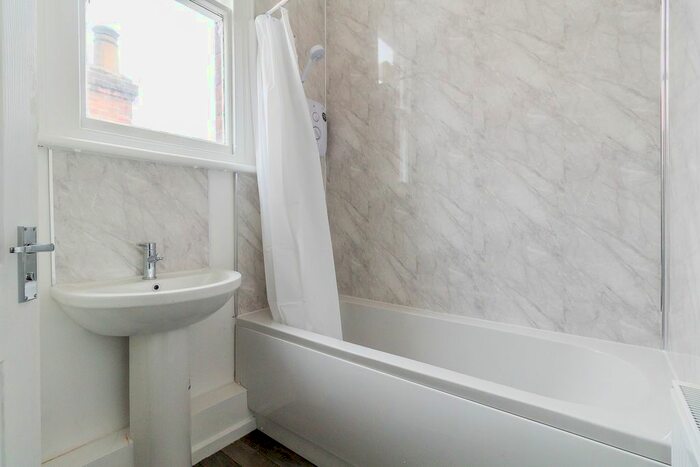 1 Bedroom Flat To Rent In Lawn Road, Doncaster, DN1