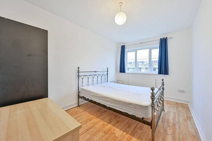 3 Bedroom Flat To Rent In Tildesley Road, Putney, London, SW15