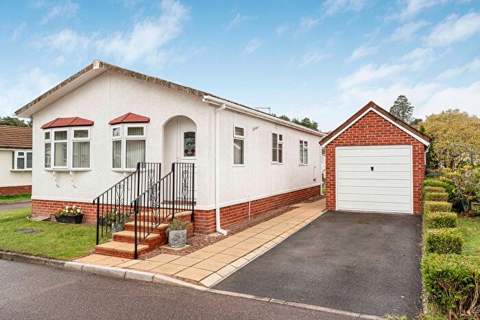 2 Bedroom Park Home For Sale In Newlands Drive, New Park, Bovey Tracey, TQ13