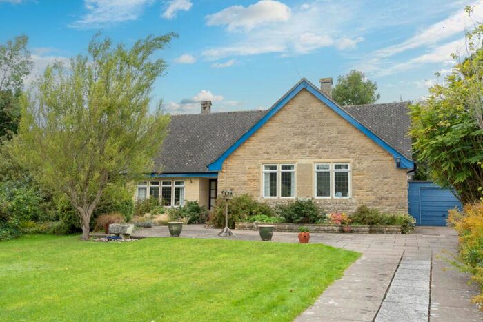 3 Bedroom Detached Bungalow For Sale In Midford Road, Bath, BA2
