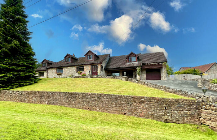 5 Bedroom Detached House For Sale In The Street, Regil, BS40