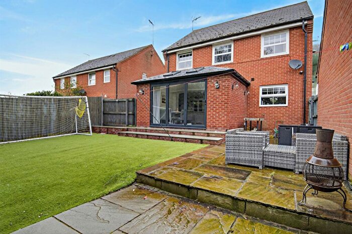 3 Bedroom Detached House For Sale In Hillside Gardens, Wittering, Peterborough, PE8