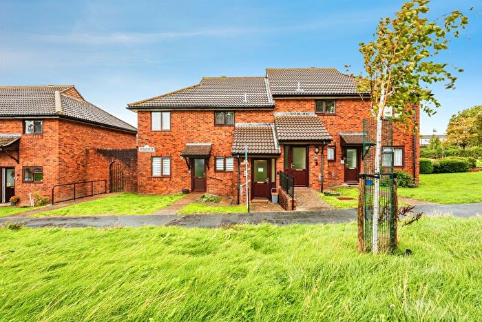 2 Bedroom Flat For Sale In Langney Rise, Eastbourne, BN23