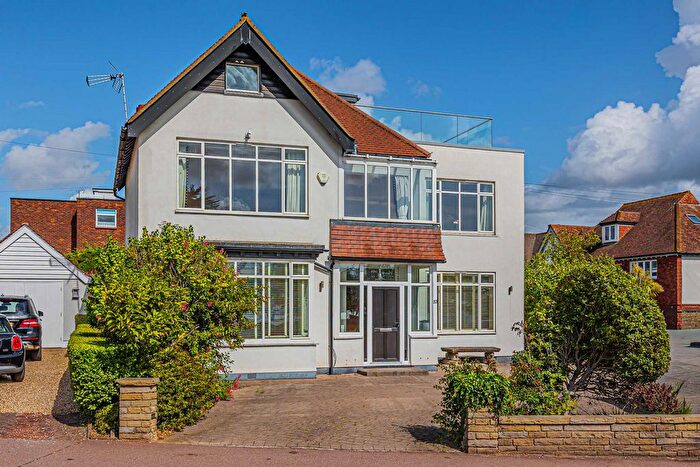 6 Bedroom Detached House To Rent In Marine Parade, Leigh-On-Sea, SS9