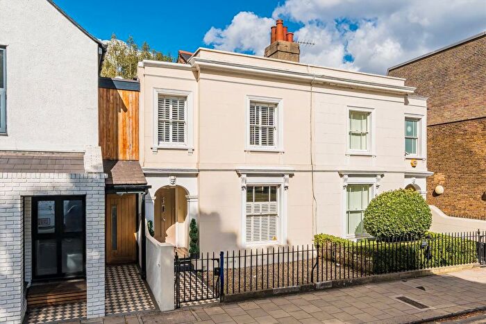 4 Bedroom Property To Rent In The Green, Twickenham, TW2