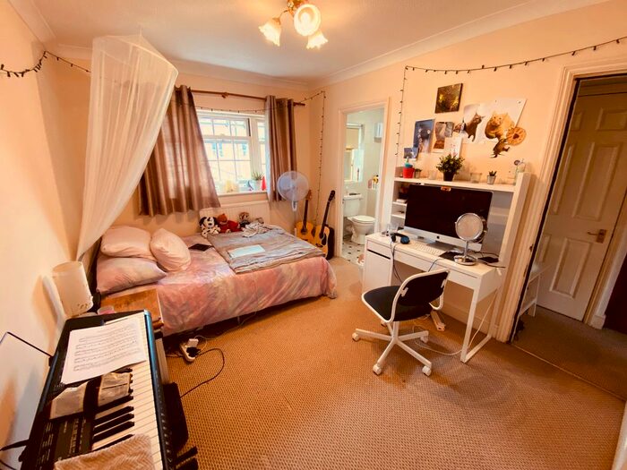 5 Bedroom Semi-Detached House To Rent In Cornwallis Square, Archway, N19