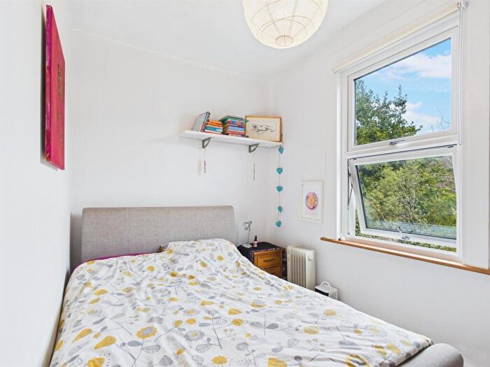 2 Bedroom Flat To Rent In Fairbourne Road, London, N17