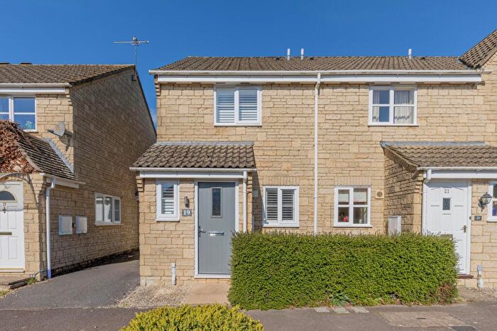 2 Bedroom Property For Sale In Northlands Way, Tetbury, GL8