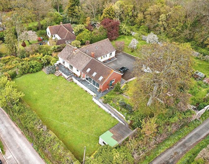 3 Bedroom Detached Bungalow For Sale In Wood Lane, Minehead, TA24