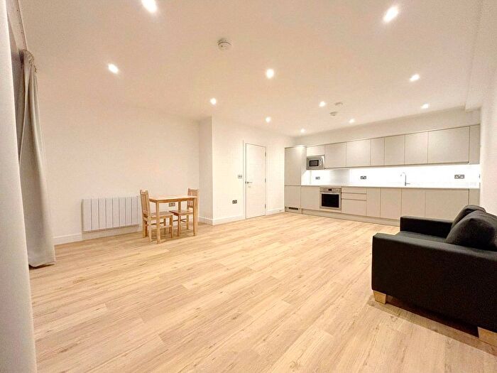 1 Bedroom Flat To Rent In Farnborough Road, Farnborough, Surrey, GU14