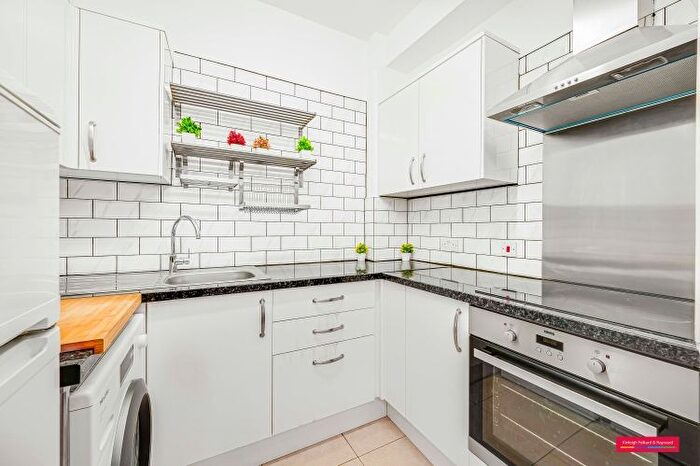 1 Bedroom Flat To Rent In Queensway, London, W2