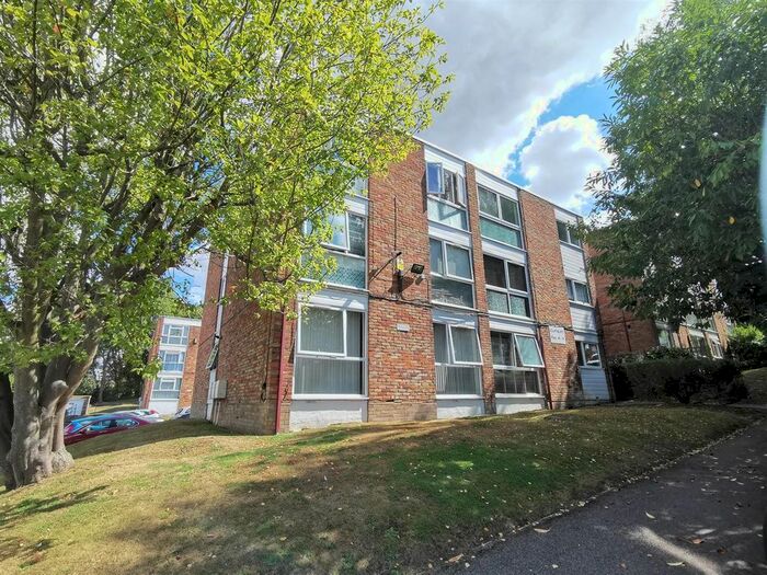 Studio To Rent In Claybury, Bushey, WD23