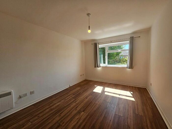 1 Bedroom Flat For Sale In Woodcote Valley Road, Purley, SE25