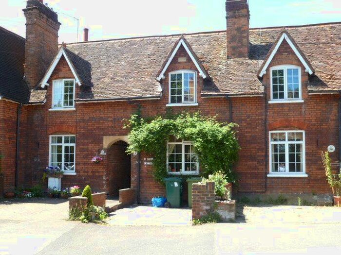 2 Bedroom Terraced House To Rent In Staines, Middlesex, TW18