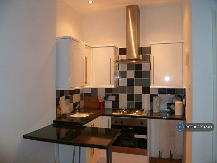 2 Bedroom Flat To Rent In Clifford Street, Glasgow, G51
